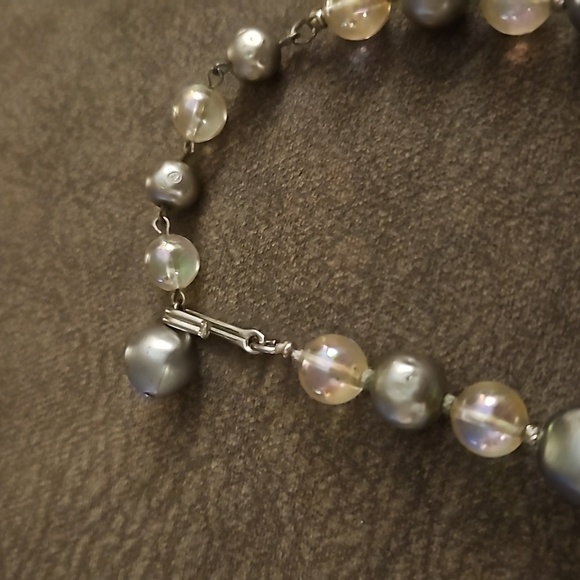 VTG 1960s Irridescent Metallic Silver Acrylic Beaded Castlecore Choker Necklace - Picture 5 of 5